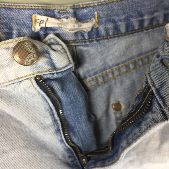 Free People Distressed Cutoff Cotton Denim Shorts Size 28 - Picture 5 of 8